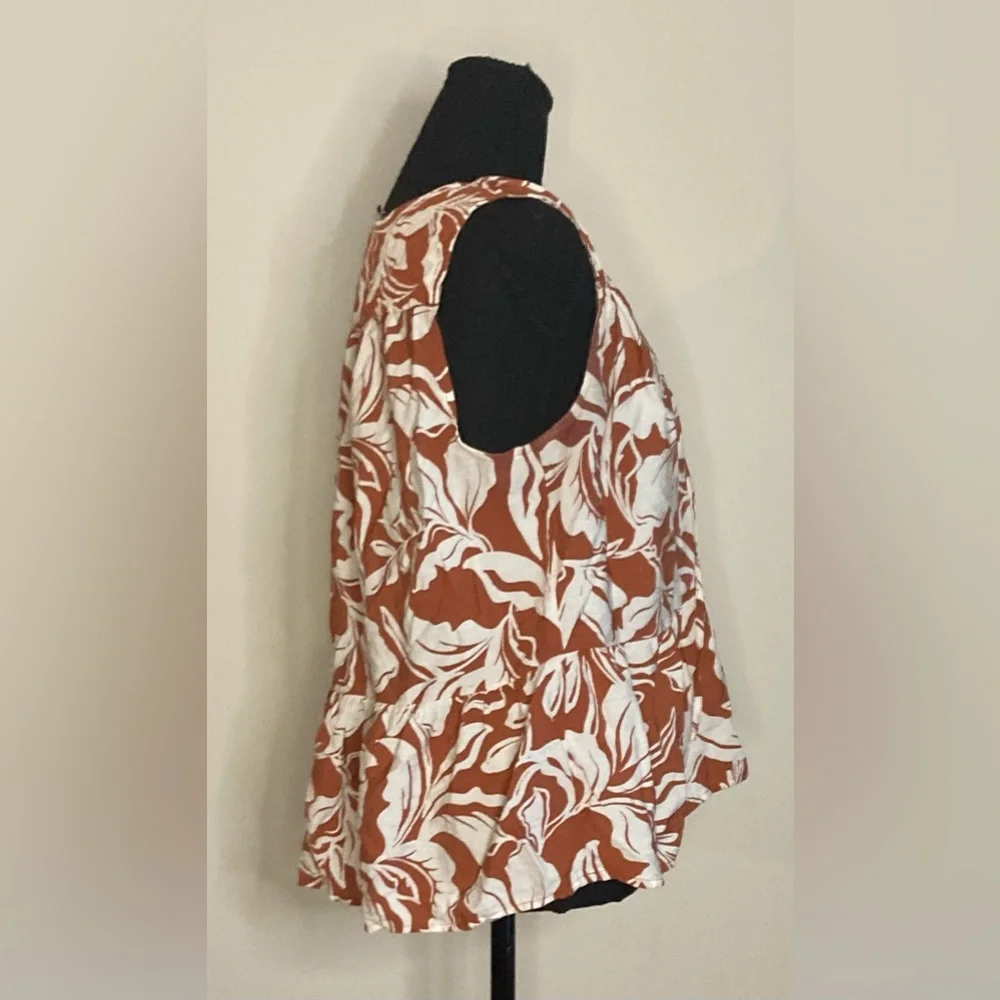 A New‎ Day- Women's Smocked flowy orange and white Tank Top Size M